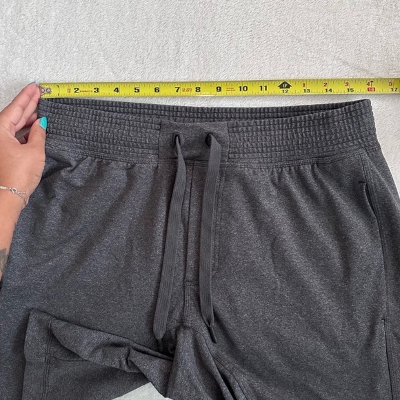 Lululemon Men's Grey Jersey 8" Inseam Drawstring Shorts Size L - Picture 5 of 9
